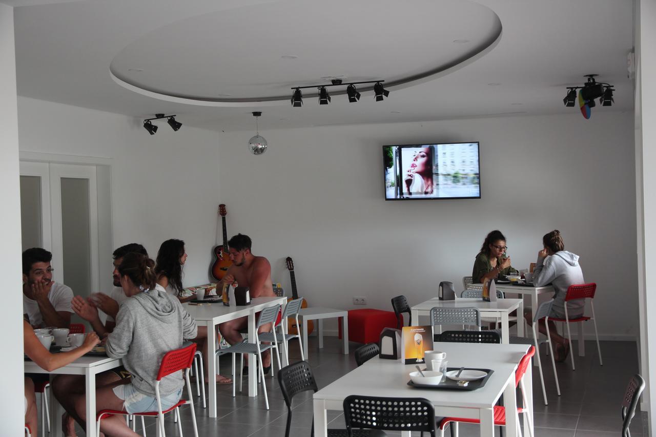 Uau Hostel Figueira da Foz Bagian luar foto