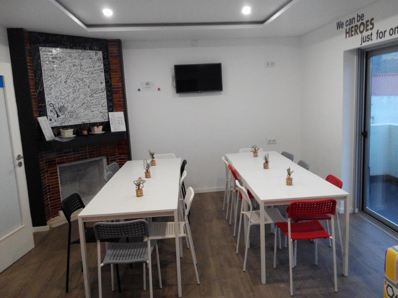 Uau Hostel Figueira da Foz Bagian luar foto